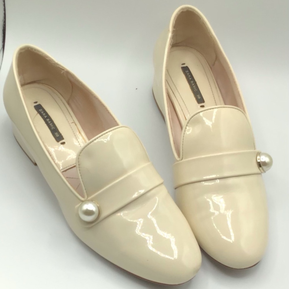 Zara Basic Collection Shiny Cream Women’s Shoes - Size US8 - EU 39 - Pre-loved